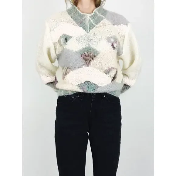 Vintage Intarsia Patterned Hand-Knit SweaterSize L Crew & Scoop Necks